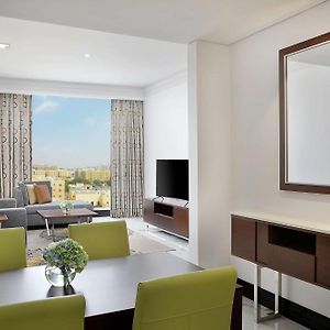 Deluxe One-Bedroom King Suite